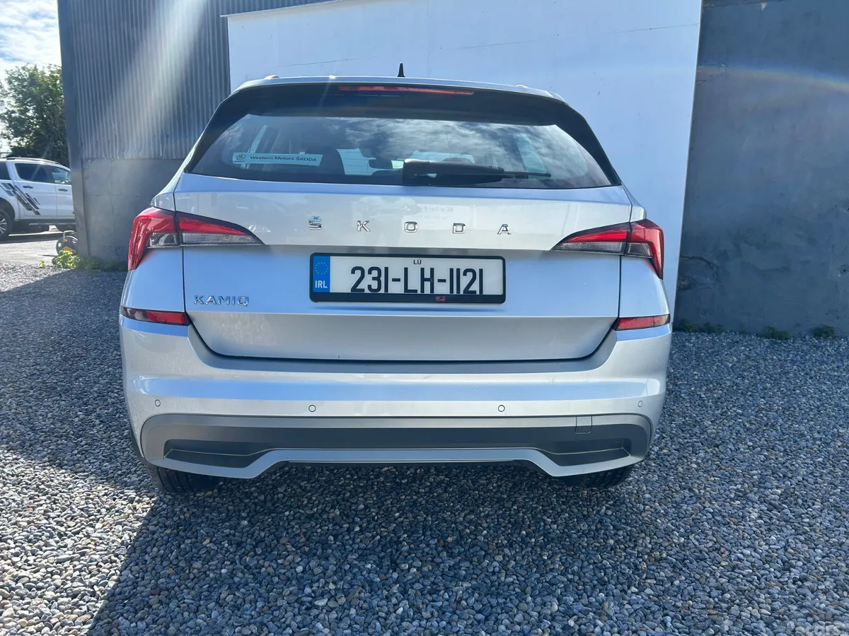 Skoda Kamiq Hatchback, Petrol, 2023, Grey