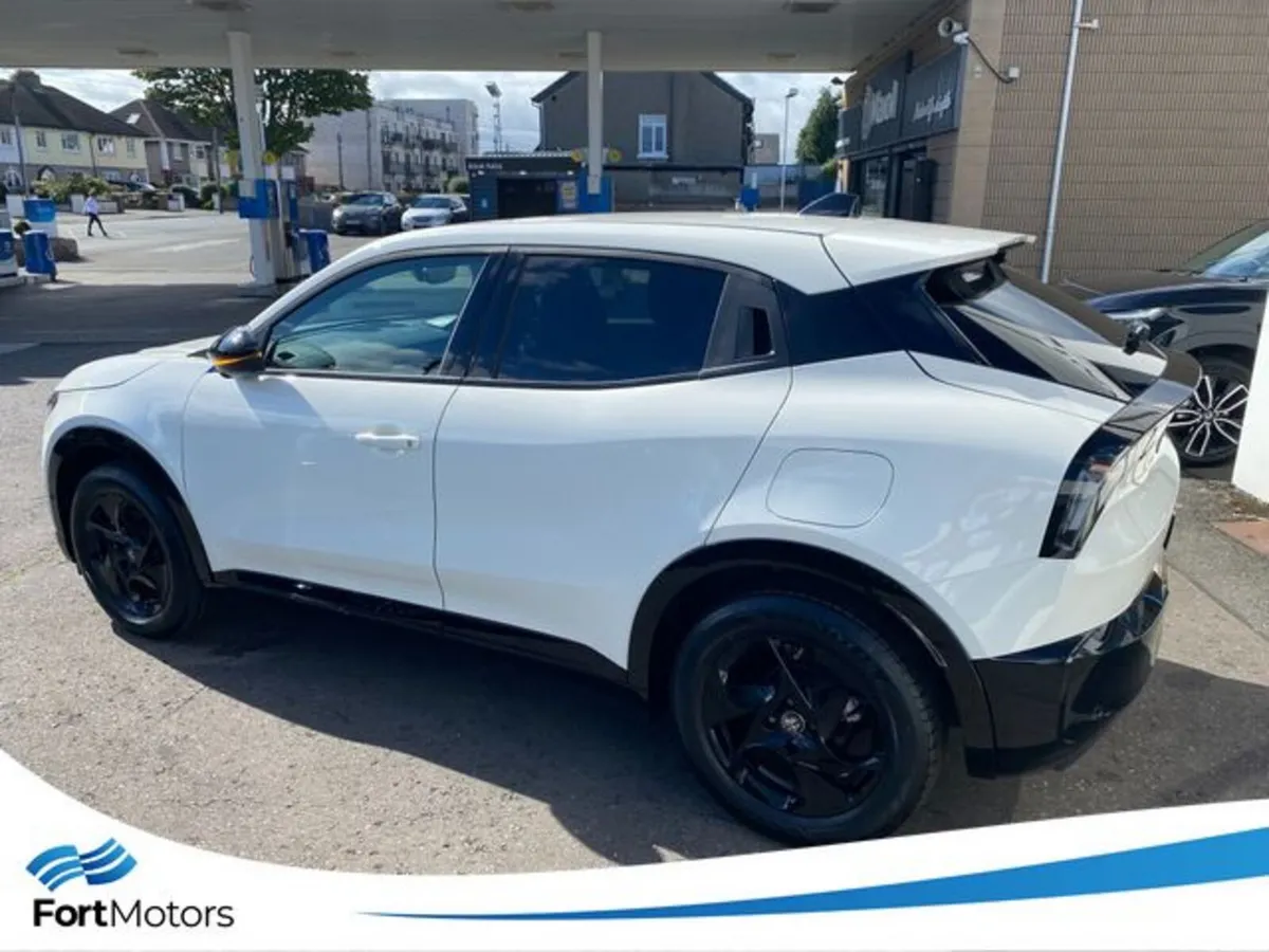 Alfa Romeo Junior Hatchback, Petrol Hybrid, 2026, White