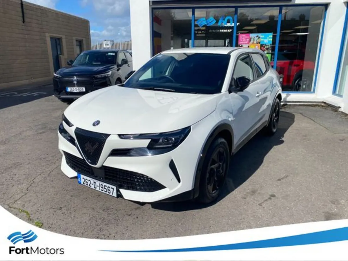Alfa Romeo Junior Hatchback, Petrol Hybrid, 2026, White