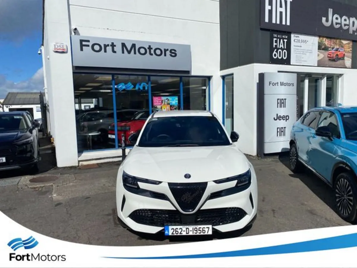 Alfa Romeo Junior Hatchback, Petrol Hybrid, 2026, White
