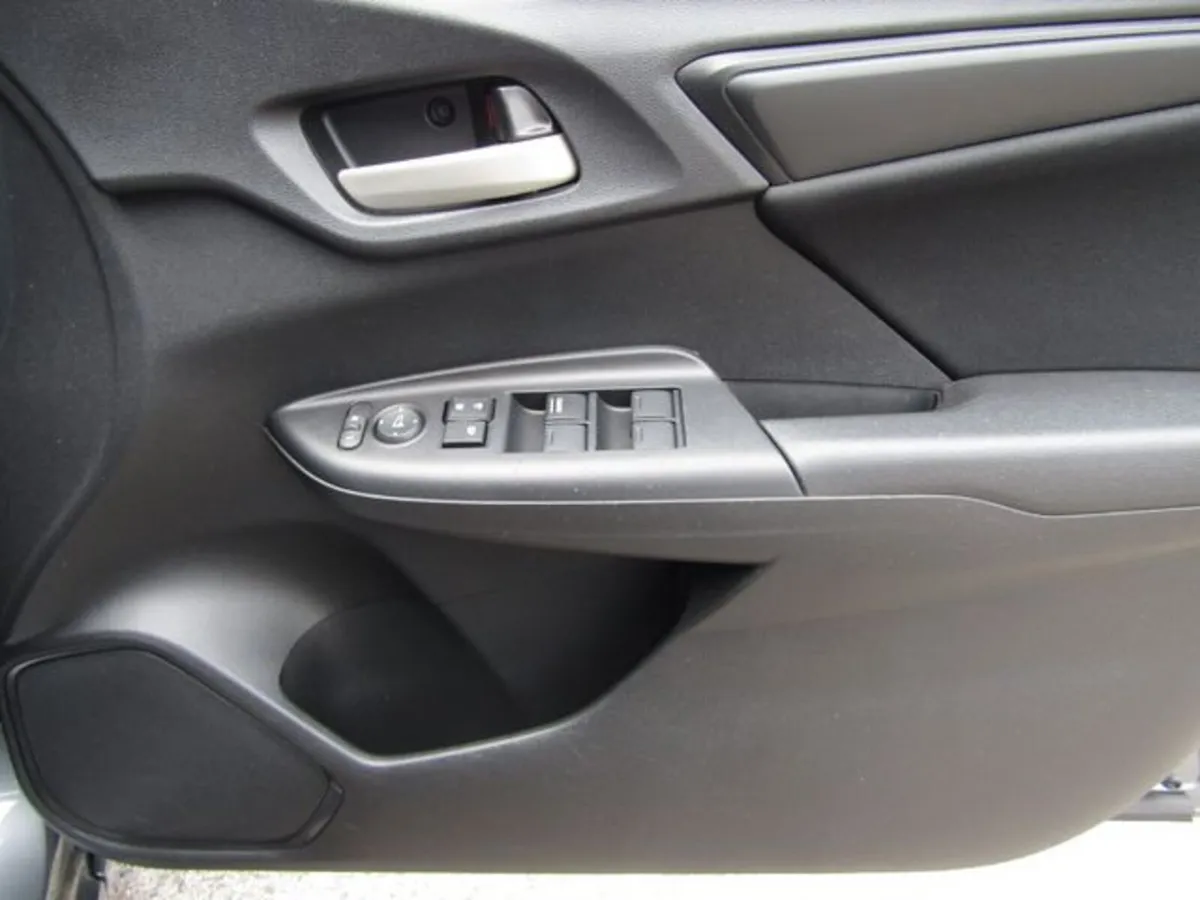 Honda Jazz Hatchback, Petrol, 2019, Grey