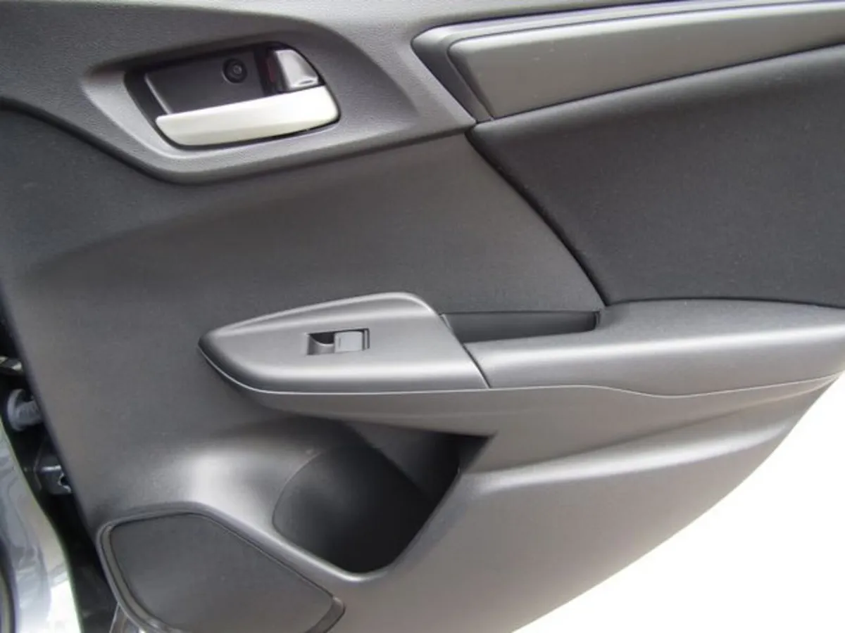 Honda Jazz Hatchback, Petrol, 2019, Grey
