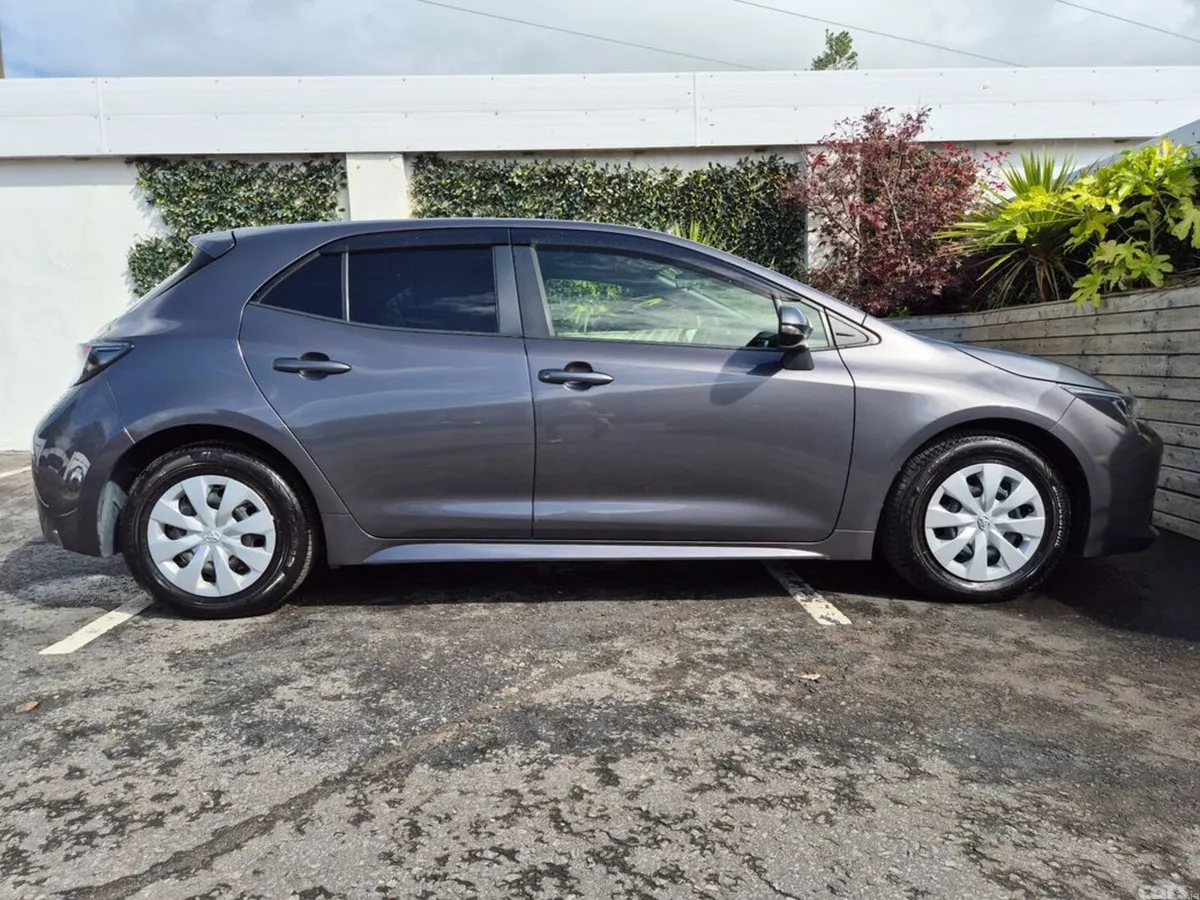Toyota Corolla Hatchback, Petrol Hybrid, 2022, Grey