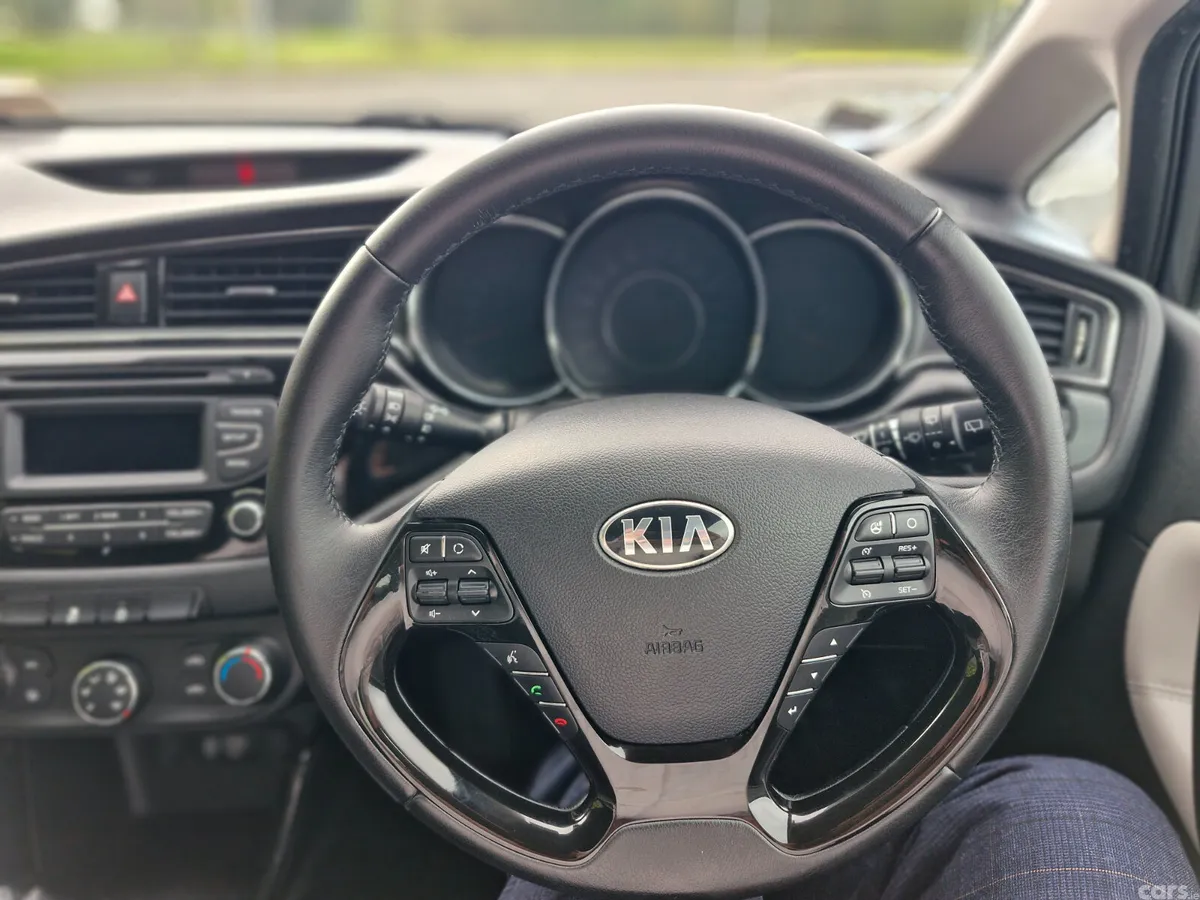 Kia Ceed Hatchback, Diesel, 2017, Grey
