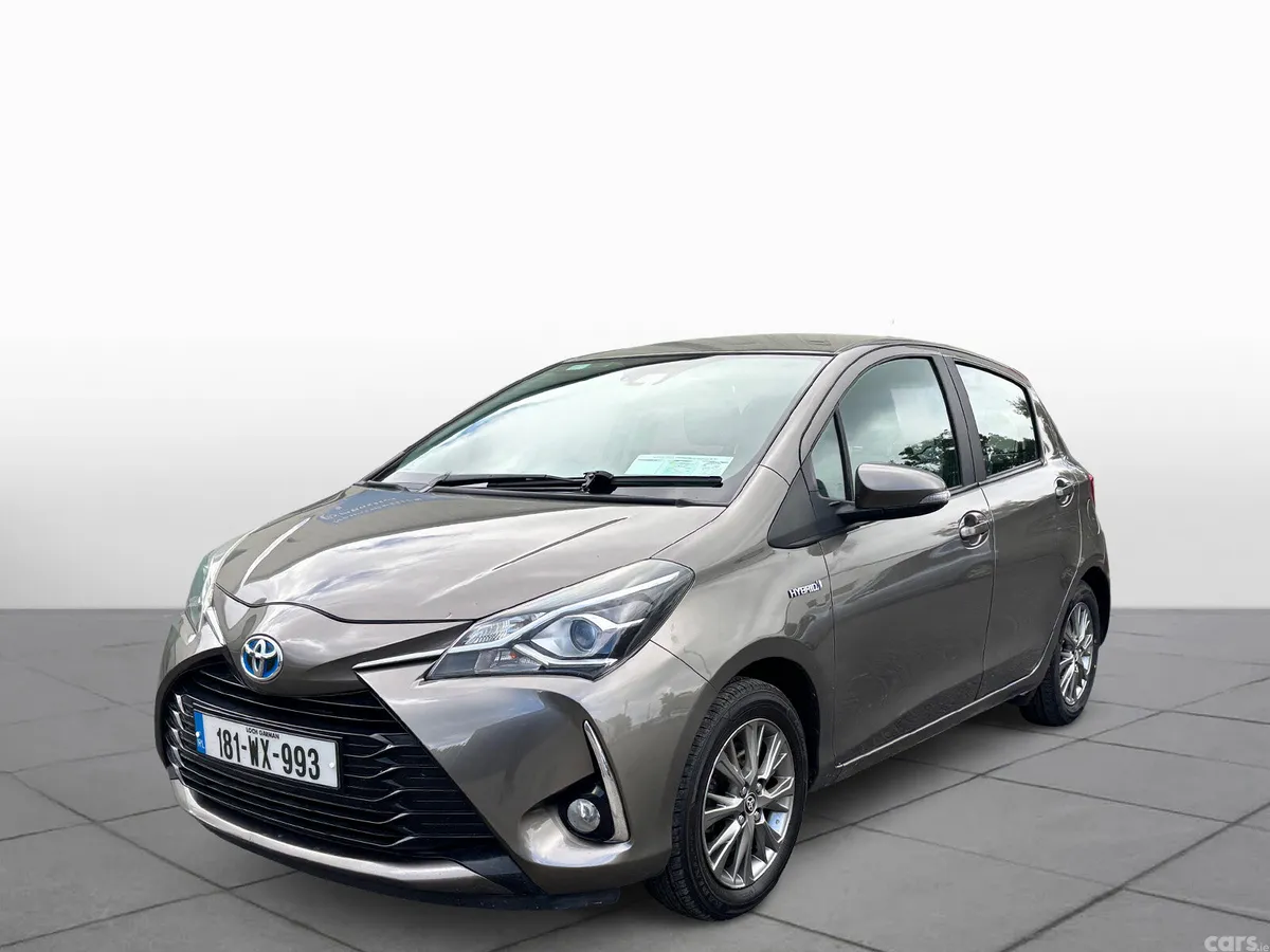 Toyota Yaris MPV, Petrol Hybrid, 2018, Grey