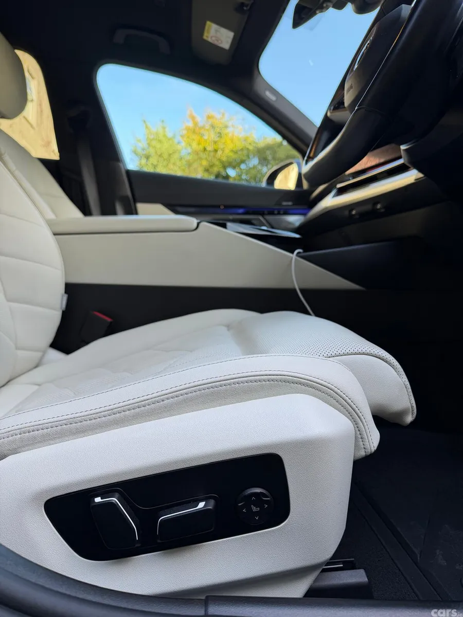 BMW 5-Series Saloon, Petrol Hybrid, 2024, Blue