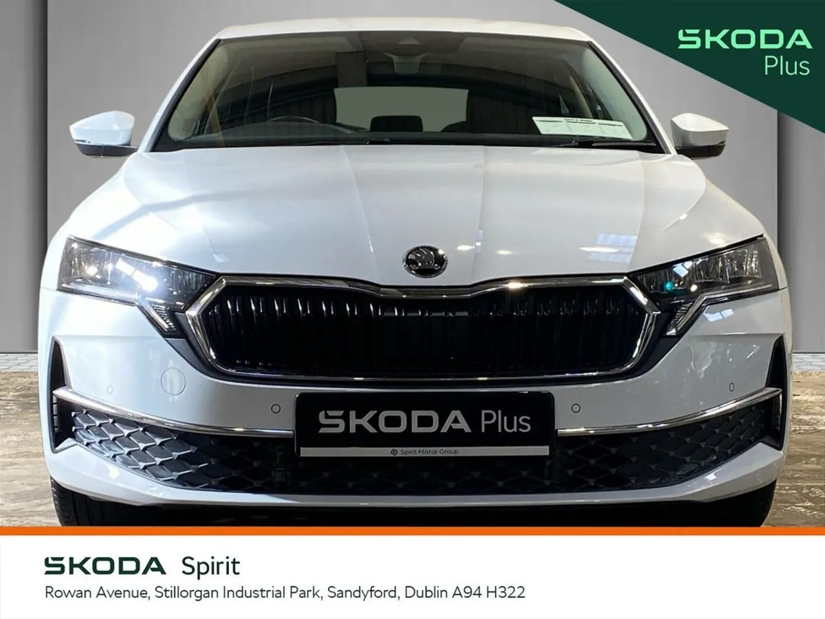 Skoda Octavia Saloon, Petrol, 2024, White