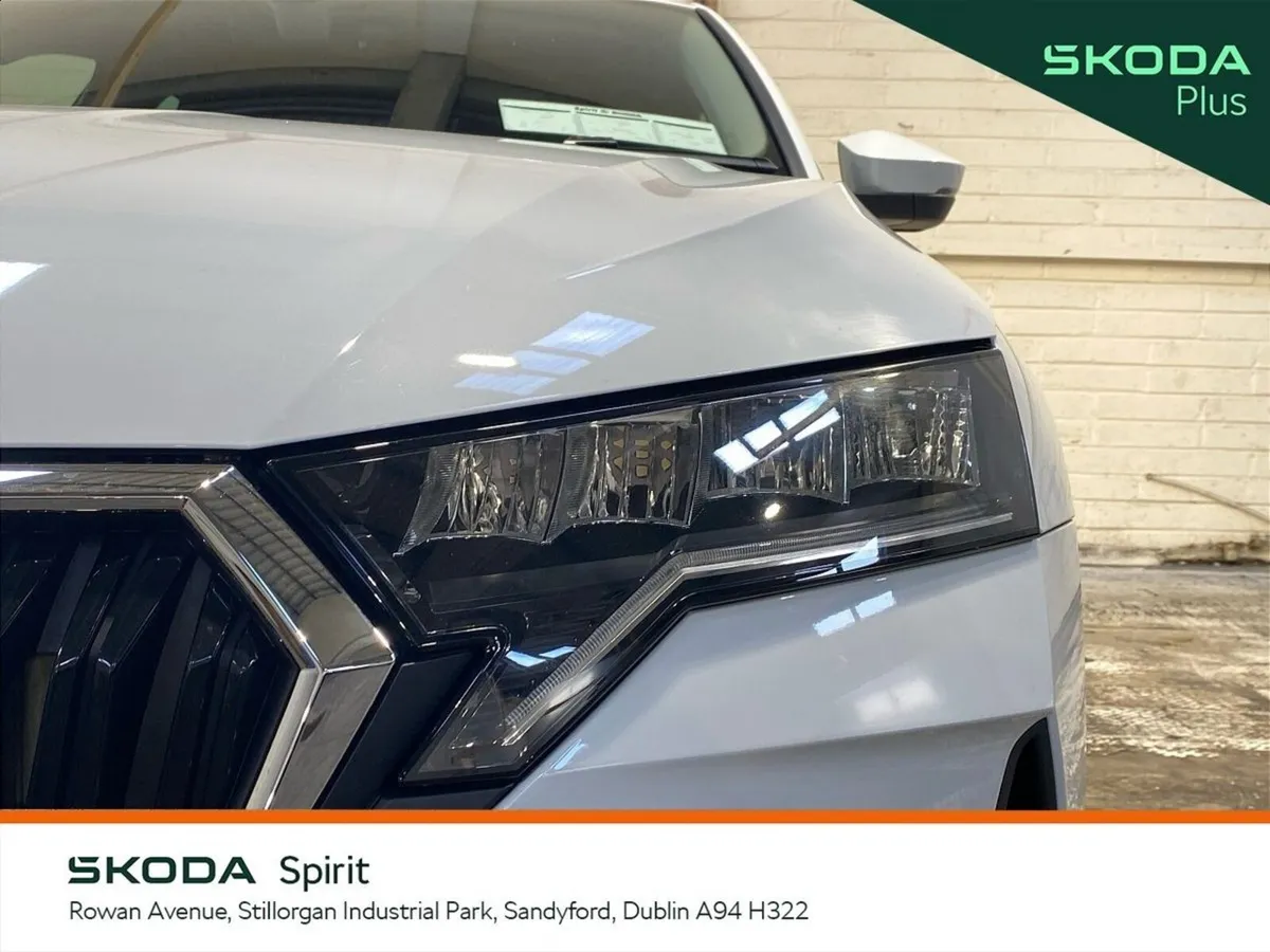 Skoda Octavia Saloon, Petrol, 2024, White