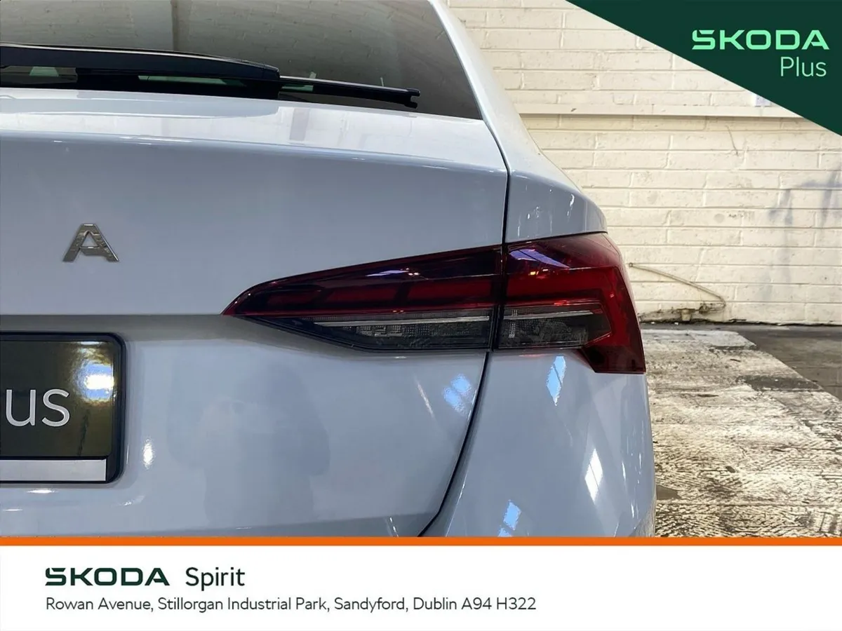 Skoda Octavia Saloon, Petrol, 2024, White