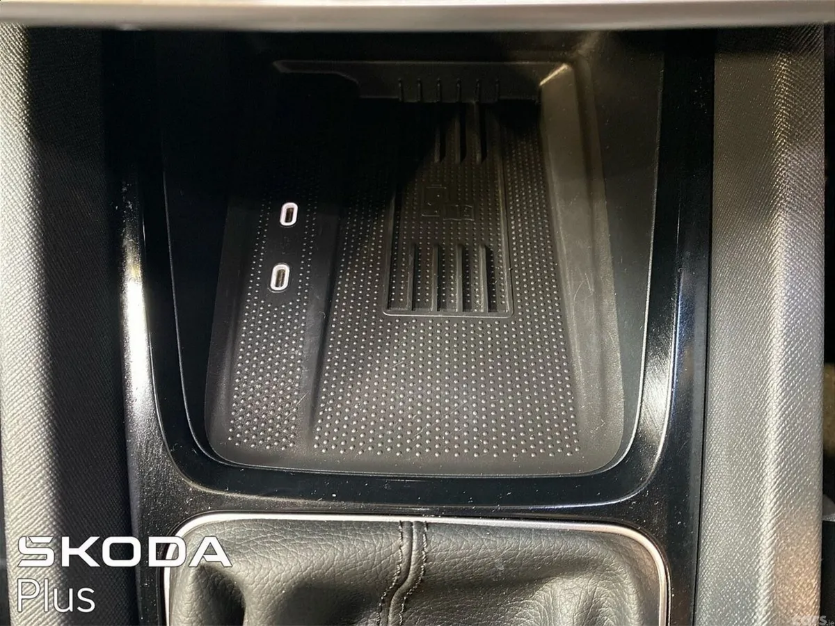Skoda Octavia Saloon, Petrol, 2024, White