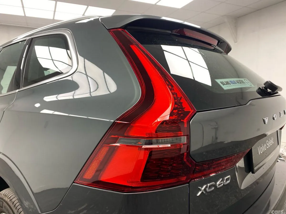 Volvo XC60 SUV, Petrol Plug-in Hybrid, 2026, Green