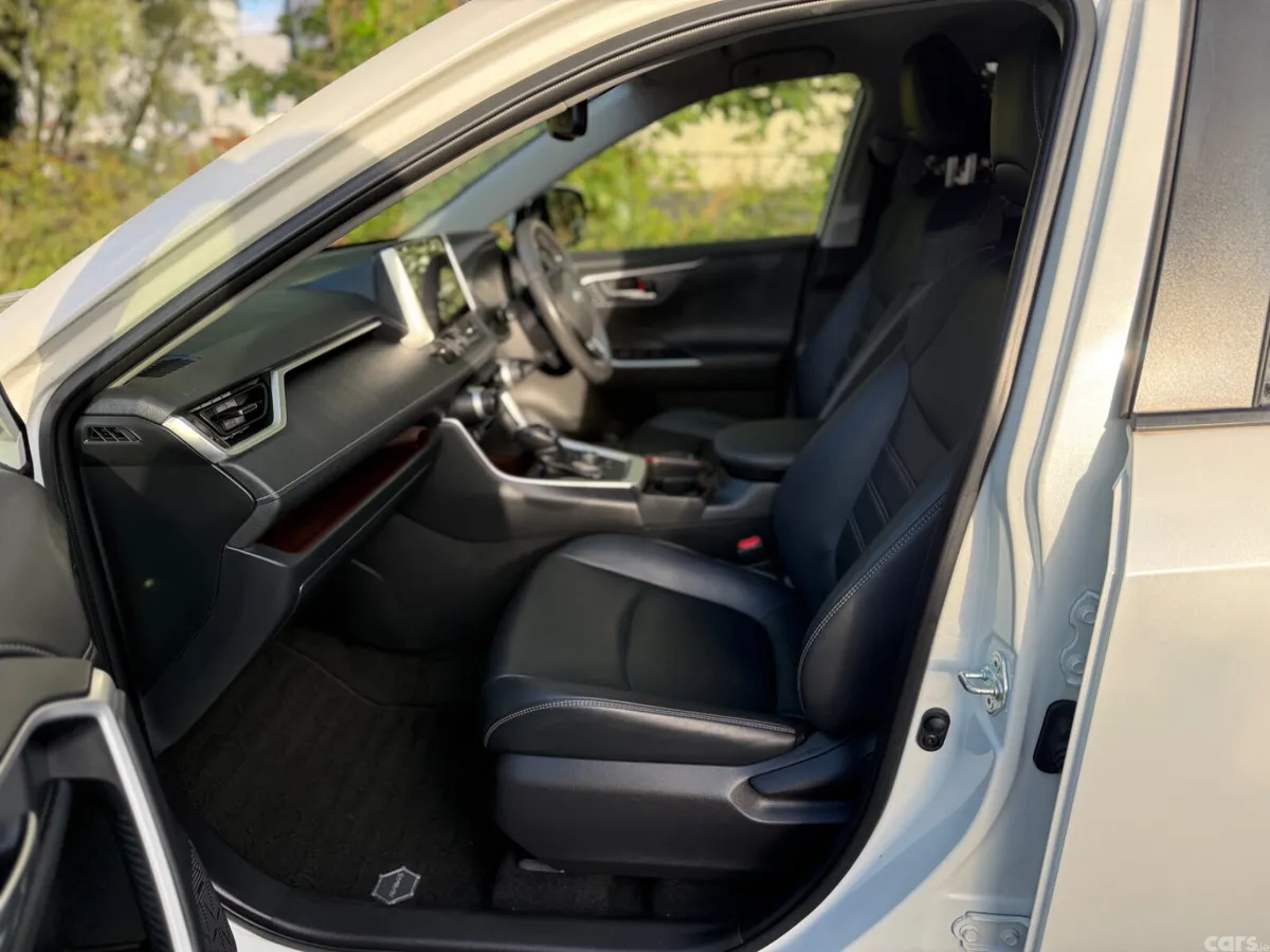 Toyota RAV4 SUV, Petrol Hybrid, 2020, White