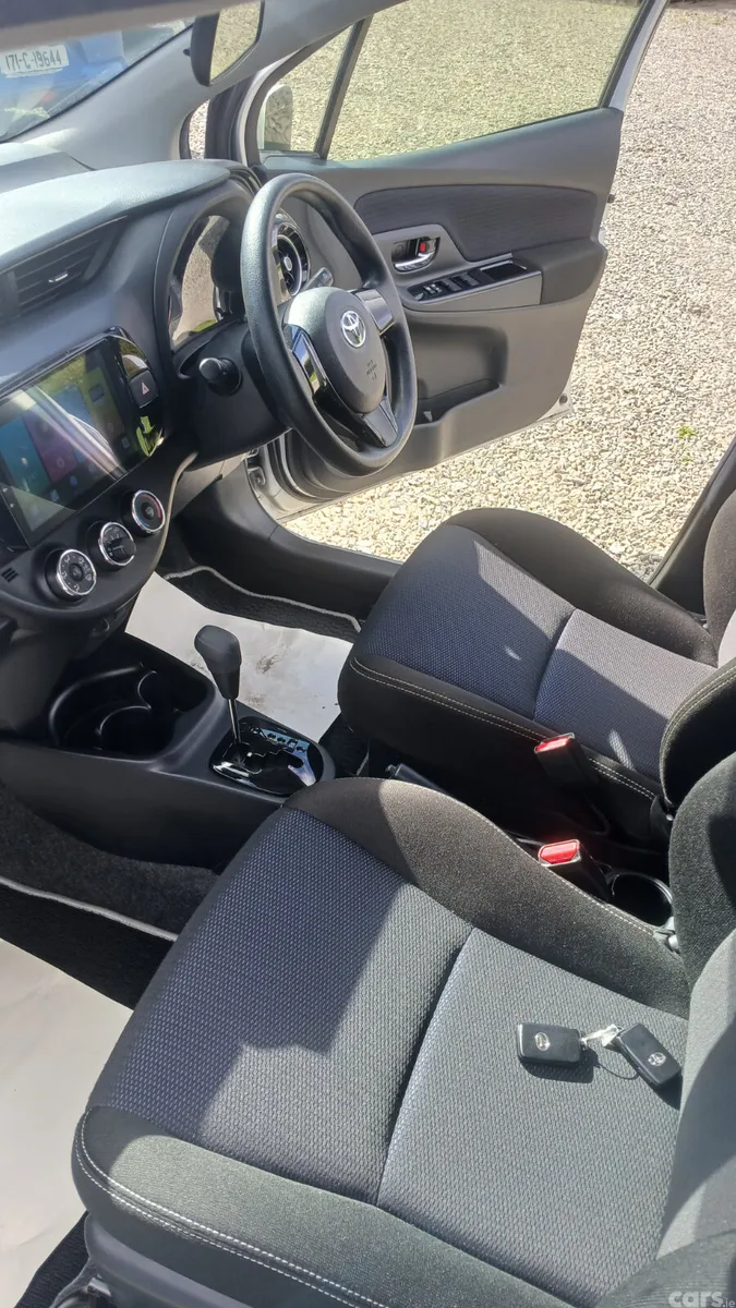 Toyota Vitz Hatchback, Petrol, 2018, Silver