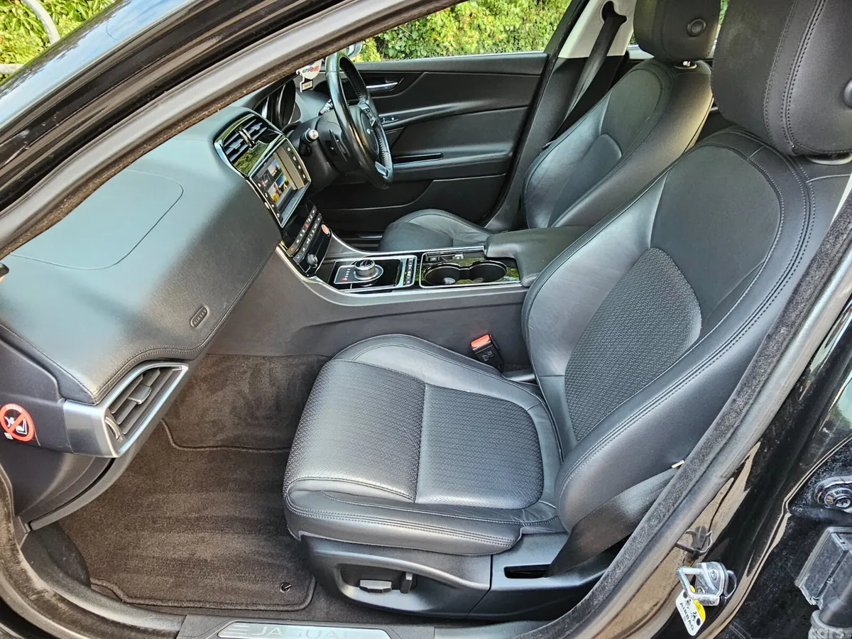 Jaguar XE Saloon, Diesel, 2017, Black