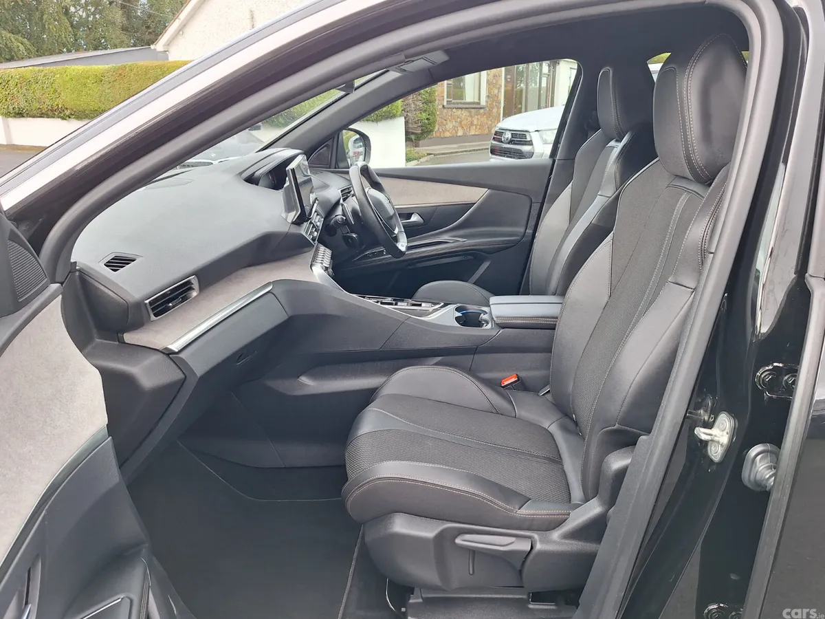 Peugeot 3008 MPV, Diesel, 2024, Black