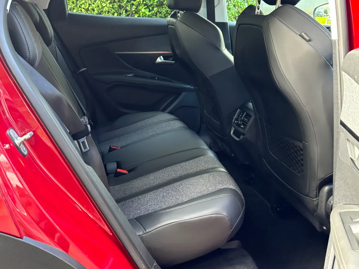 Peugeot 3008 SUV, Diesel, 2017, Red