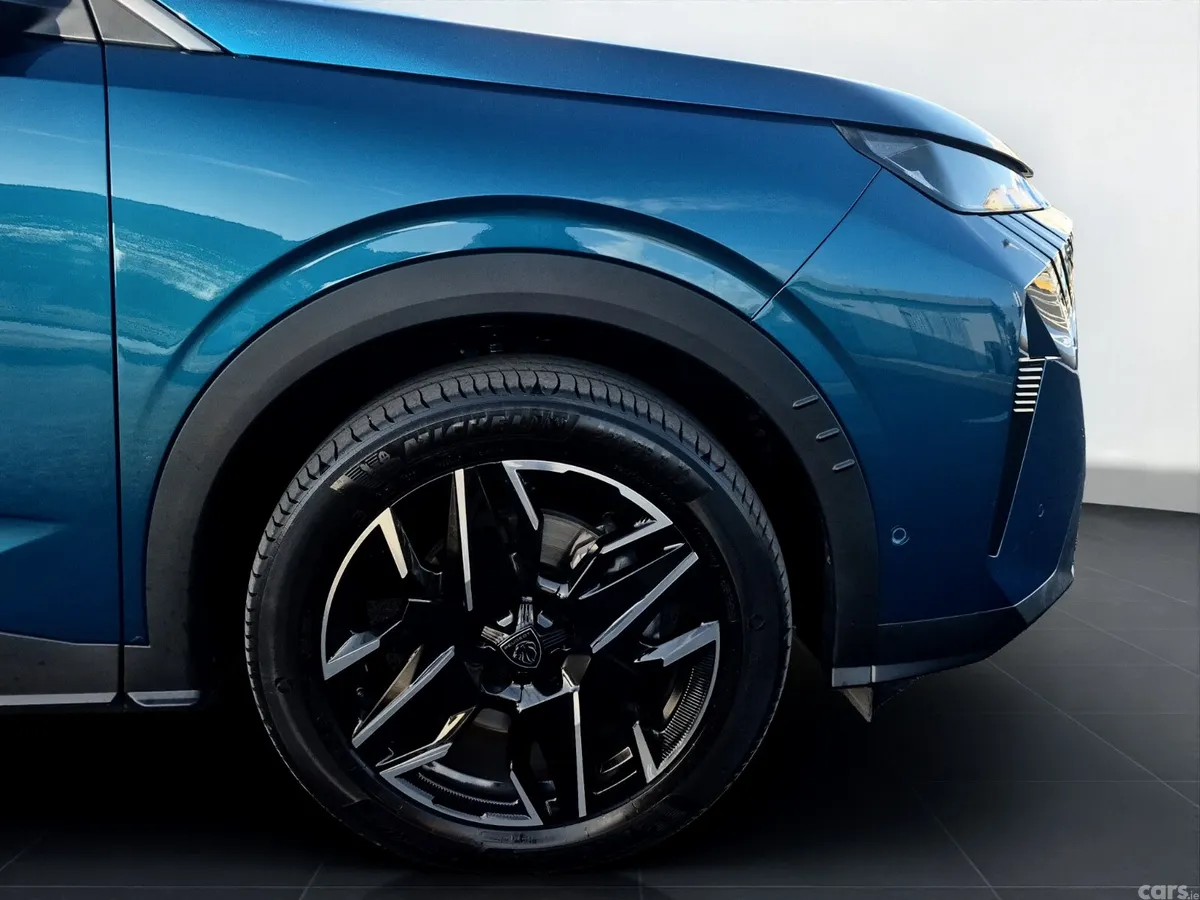 Peugeot 5008 MPV, Petrol Hybrid, 2026, Blue