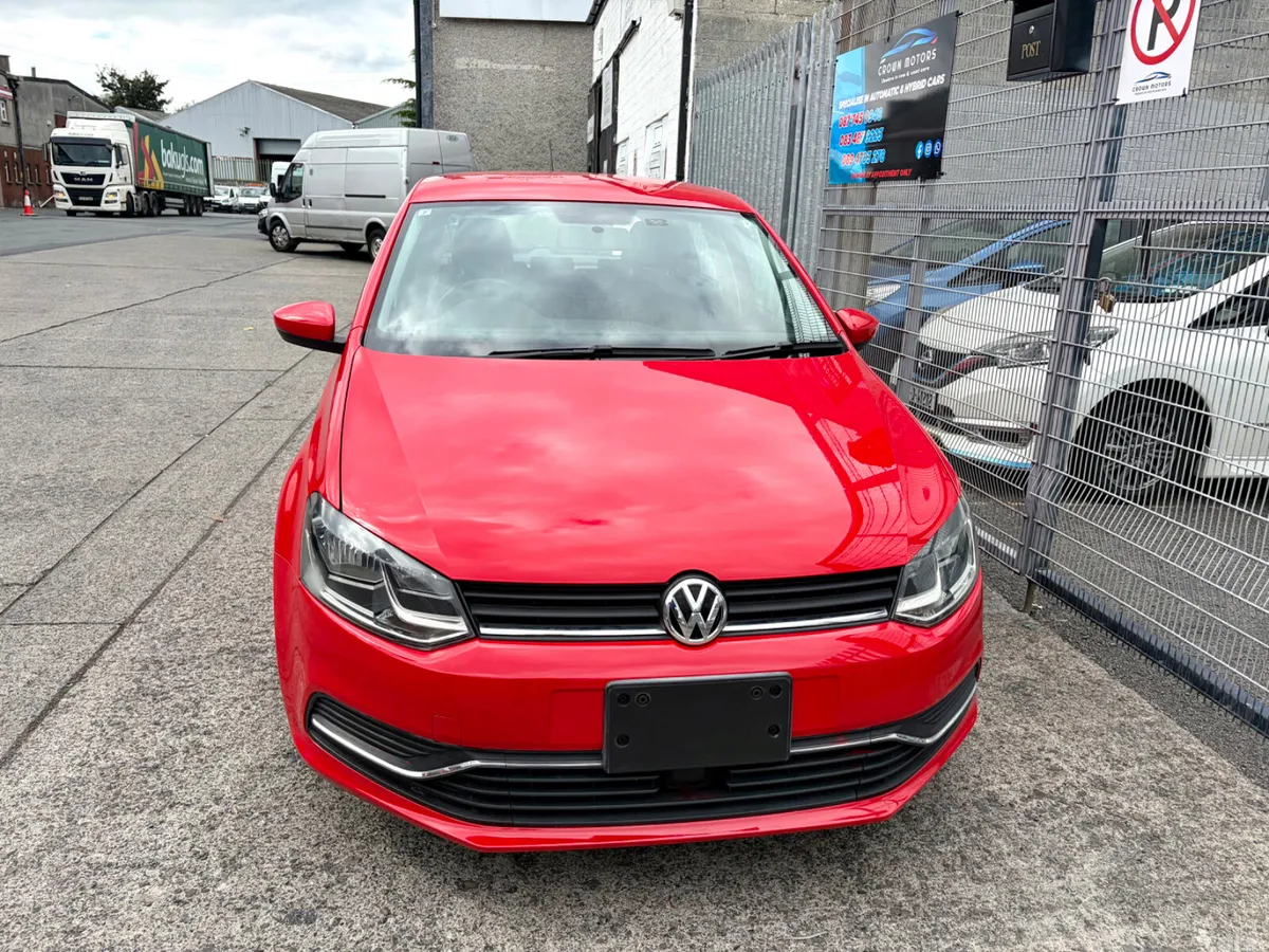 Volkswagen Polo Hatchback, Petrol, 2015, Red