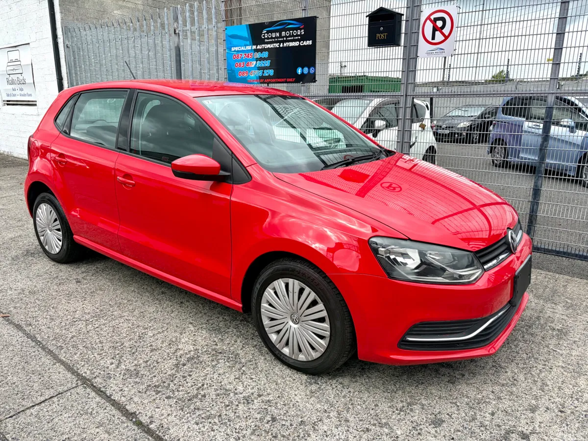 Volkswagen Polo Hatchback, Petrol, 2015, Red