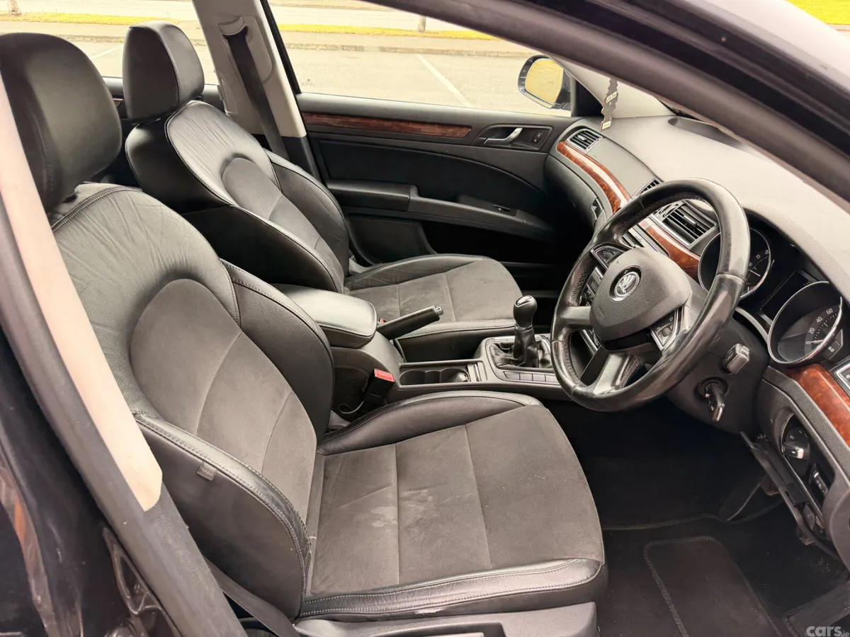 Skoda Superb Saloon, Diesel, 2014, Black