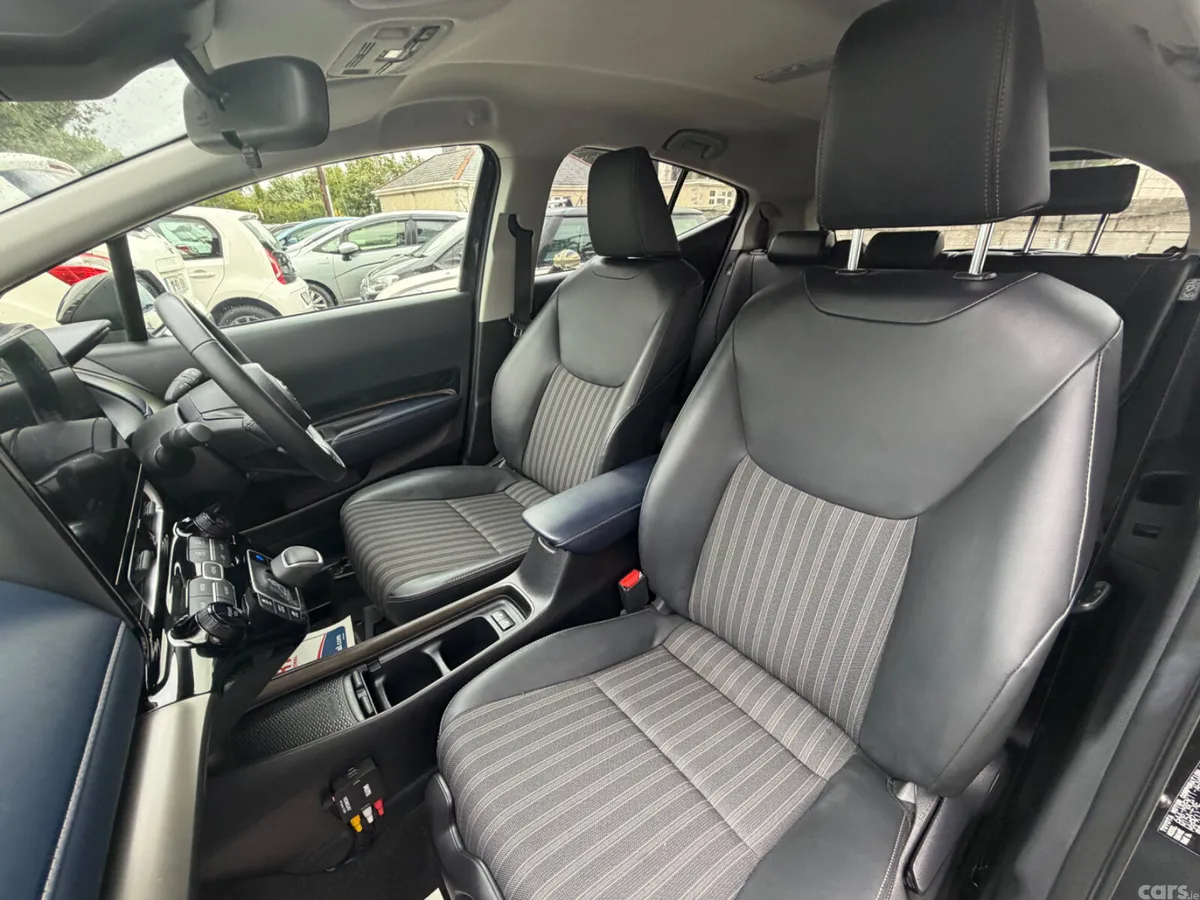 Toyota Aqua Hatchback, Petrol Hybrid, 2023, Blue