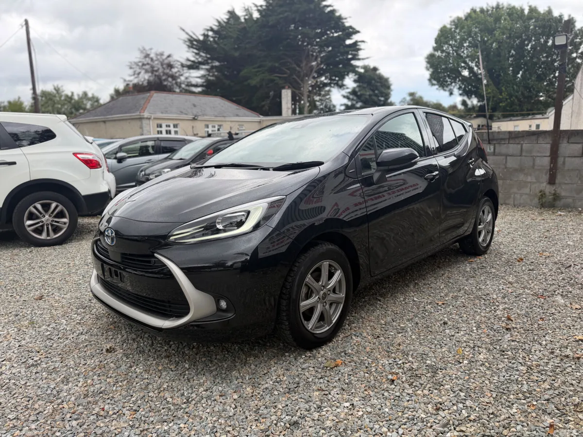 Toyota Aqua Hatchback, Petrol Hybrid, 2023, Blue