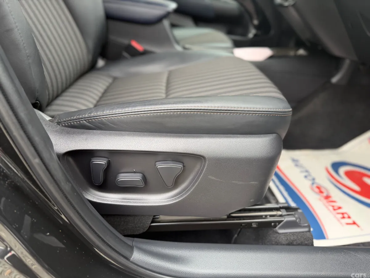 Toyota Aqua Hatchback, Petrol Hybrid, 2023, Blue