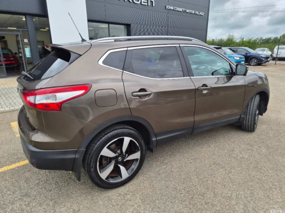 Nissan Qashqai MPV, Diesel, 2017, Brown