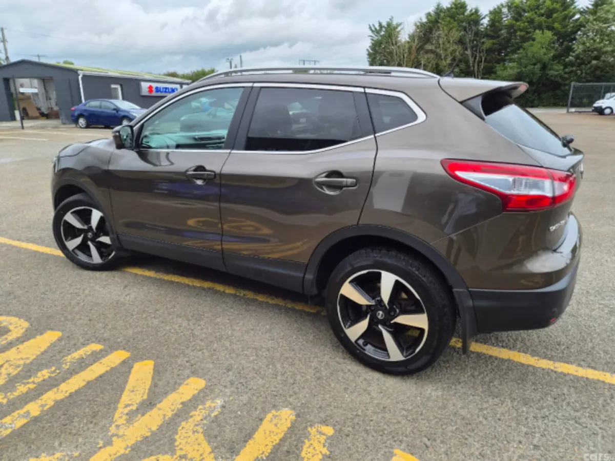 Nissan Qashqai MPV, Diesel, 2017, Brown