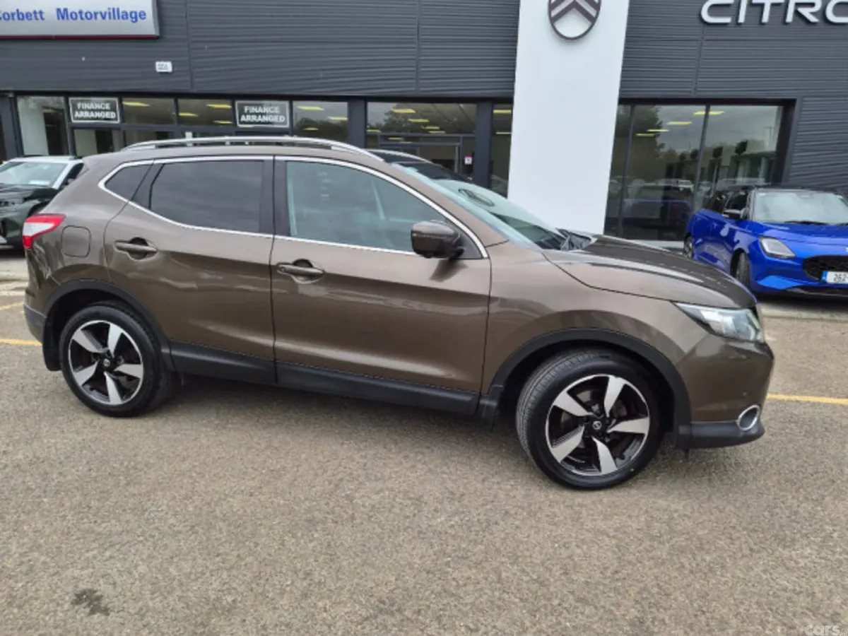 Nissan Qashqai MPV, Diesel, 2017, Brown