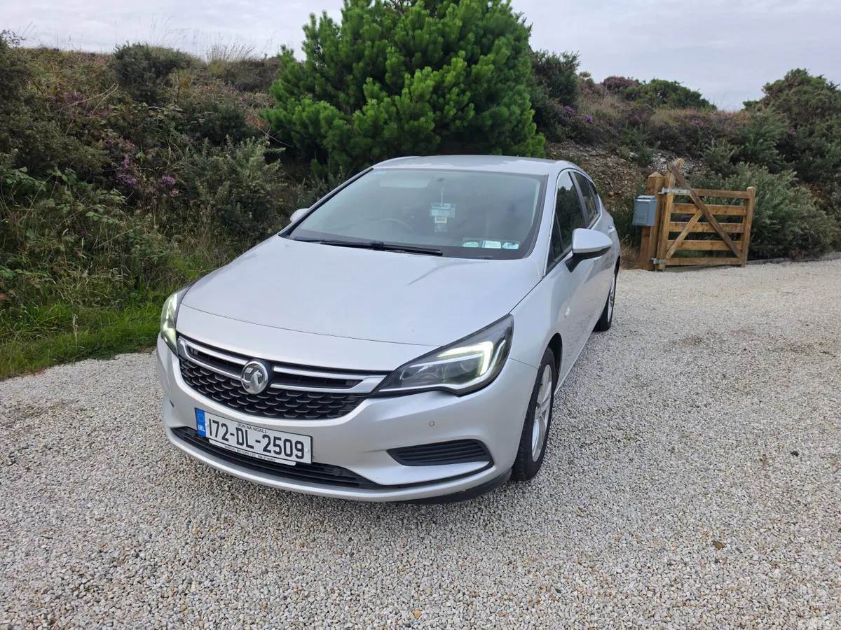 Vauxhall Astra Hatchback, Diesel, 2017, Silver