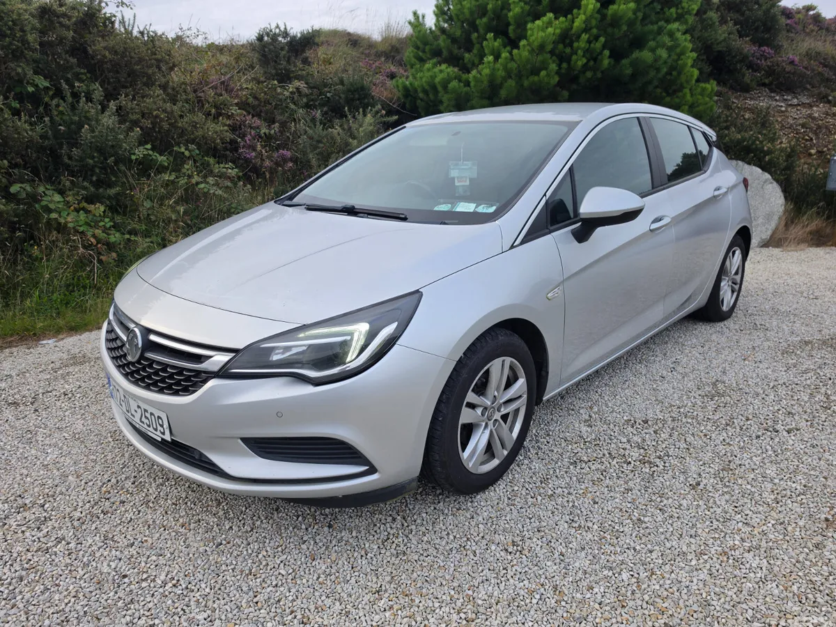 Vauxhall Astra Hatchback, Diesel, 2017, Silver