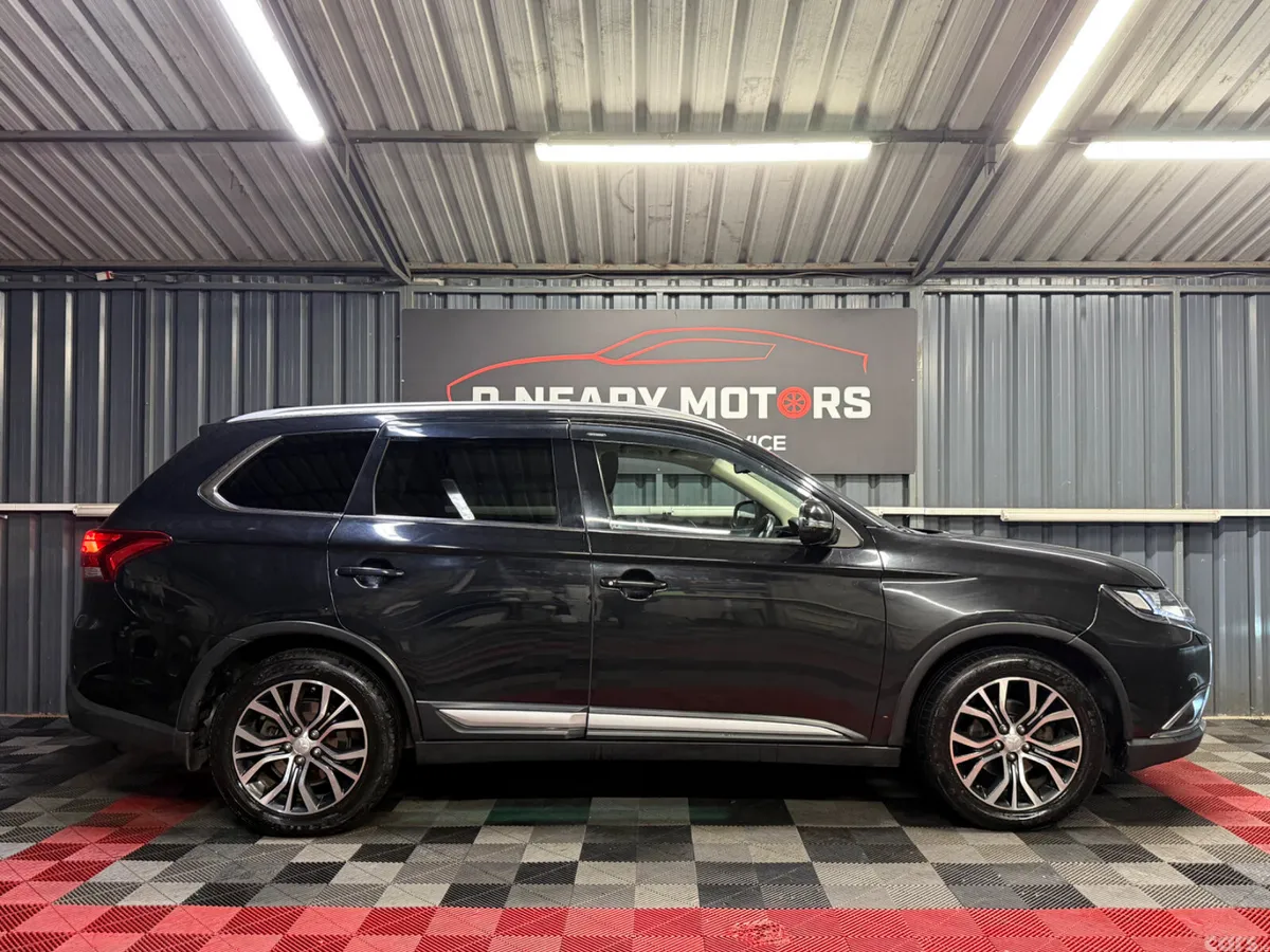 Mitsubishi Outlander SUV, Diesel, 2018, Black