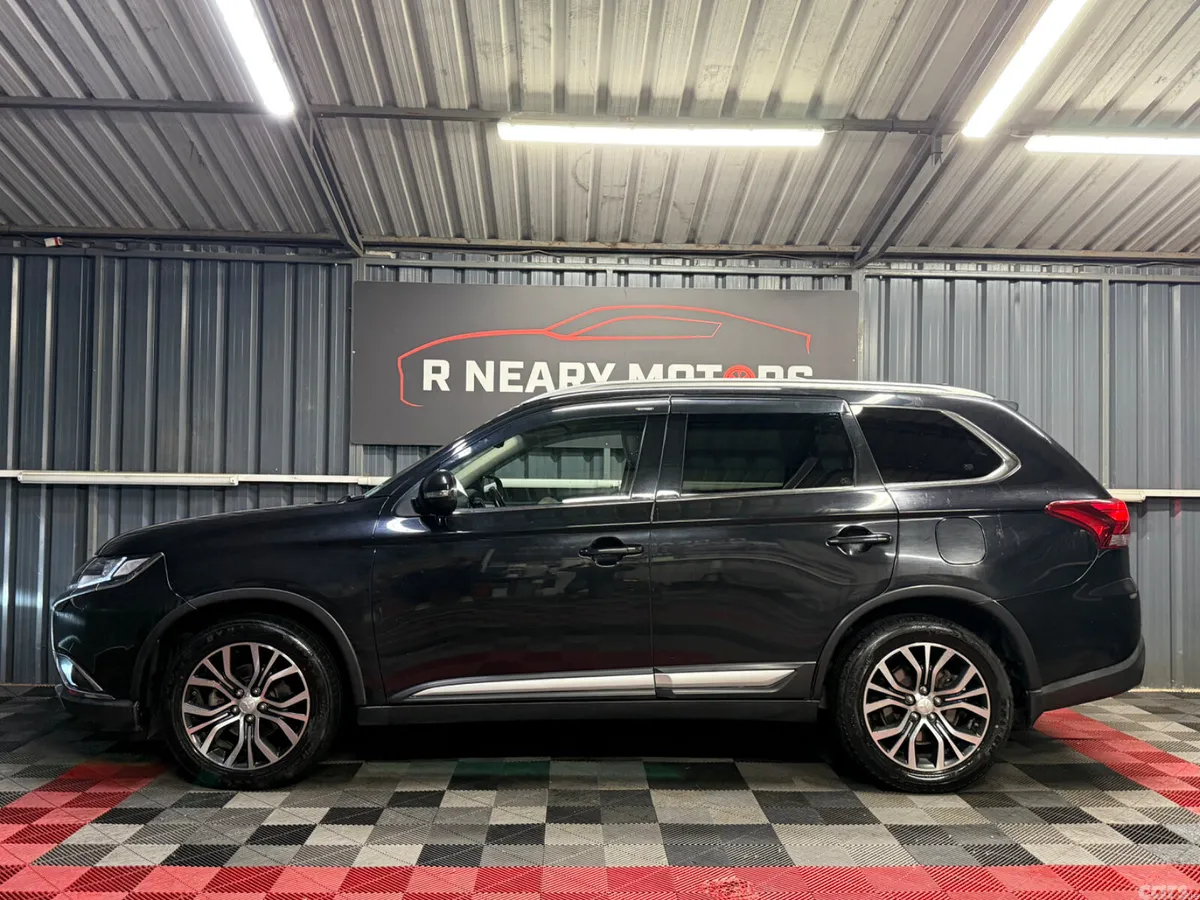 Mitsubishi Outlander SUV, Diesel, 2018, Black