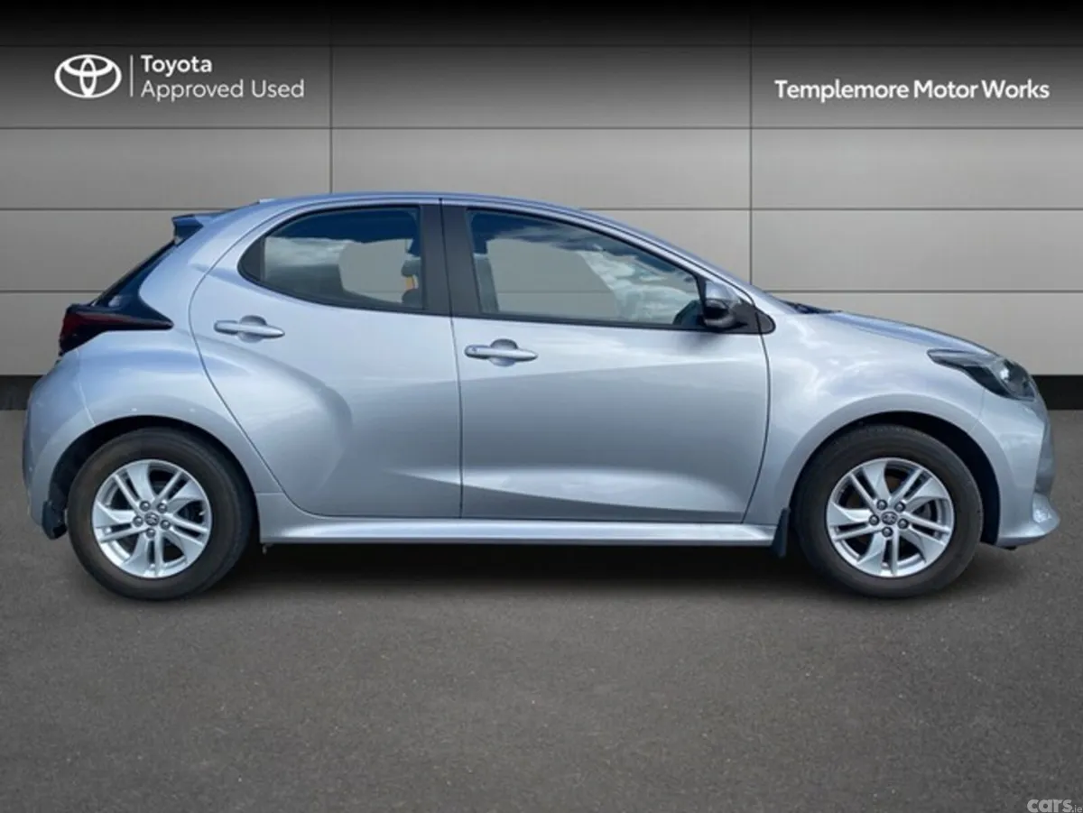 Toyota Yaris Hatchback, Petrol, 2023, Silver