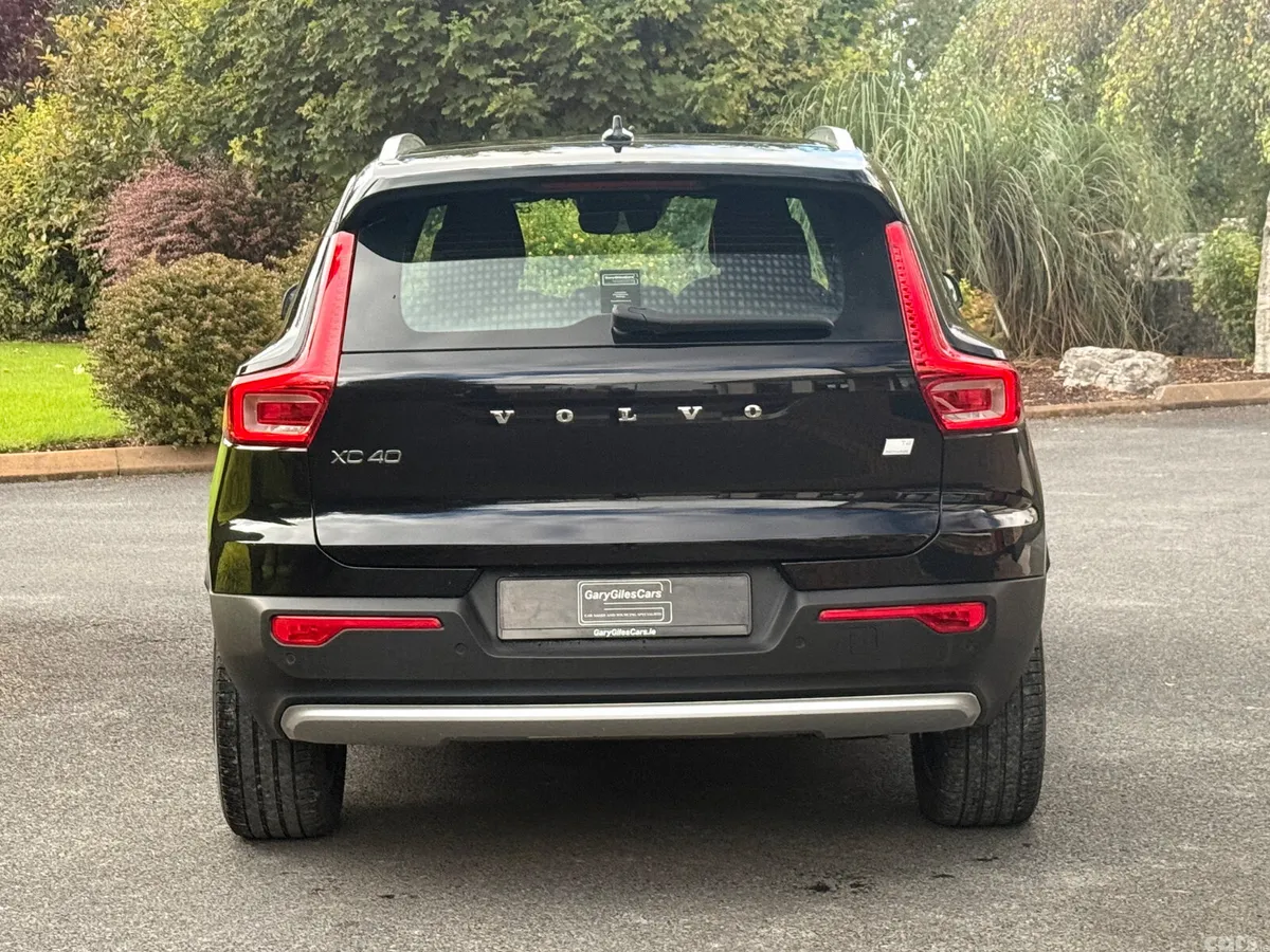 Volvo XC40 SUV, Petrol Plug-in Hybrid, 2023, Black