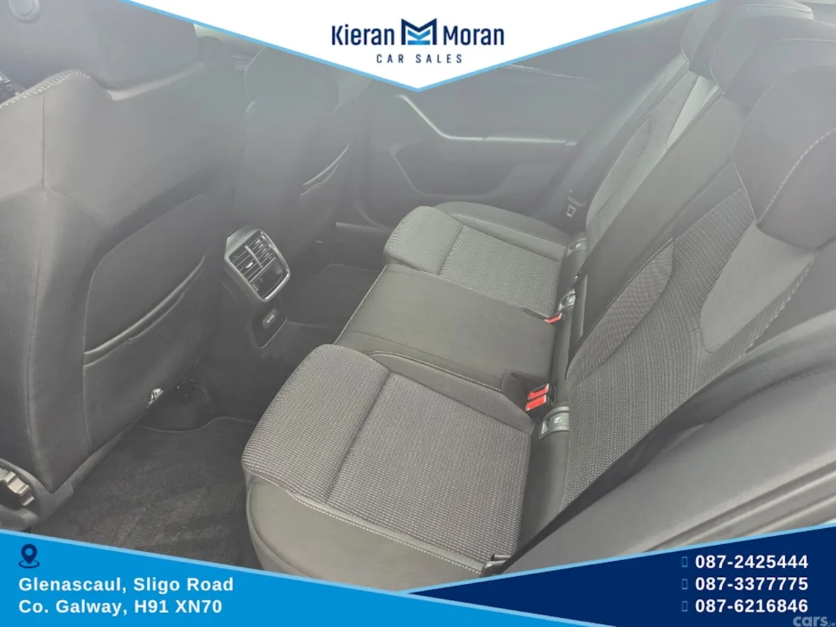 Skoda Octavia Hatchback, Diesel, 2024, Grey