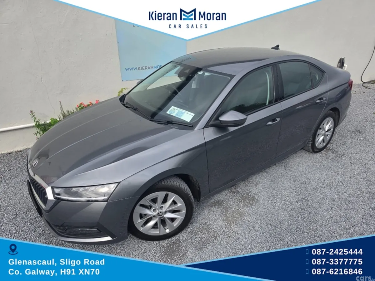 Skoda Octavia Hatchback, Diesel, 2024, Grey