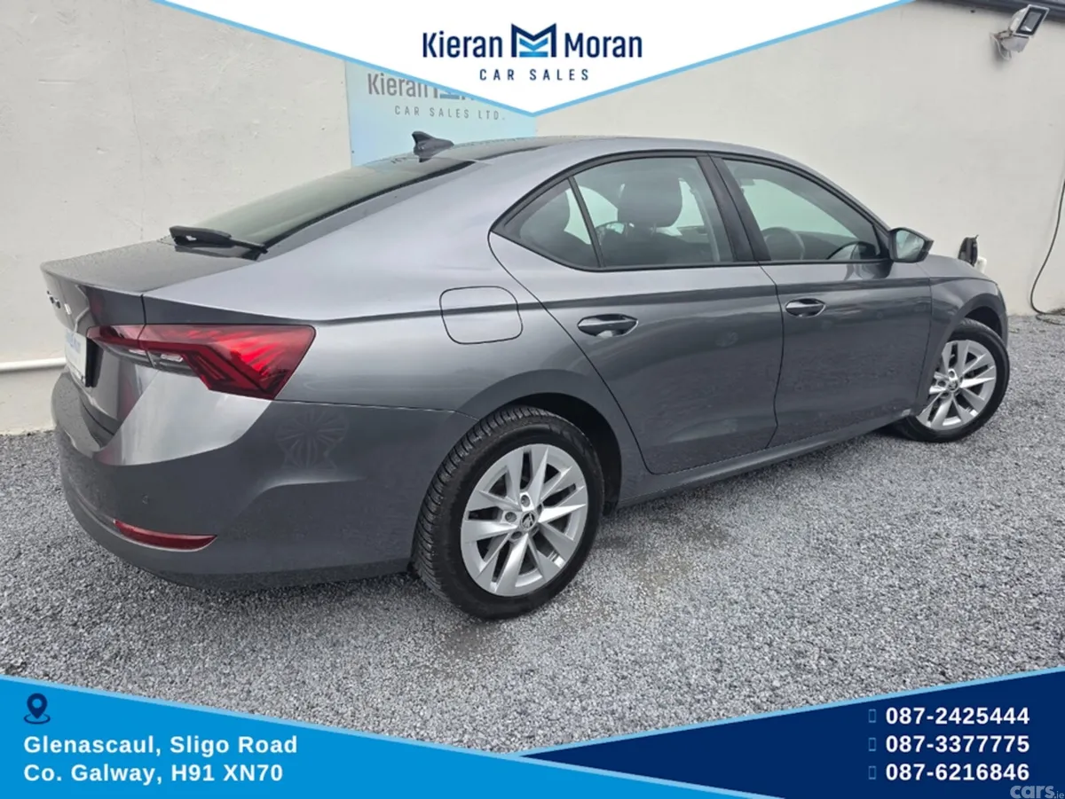 Skoda Octavia Hatchback, Diesel, 2024, Grey