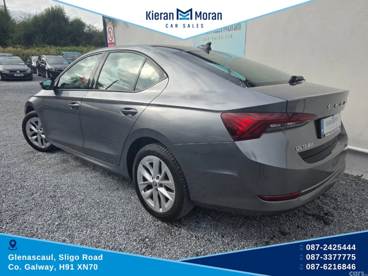 Skoda Octavia Hatchback, Diesel, 2024, Grey
