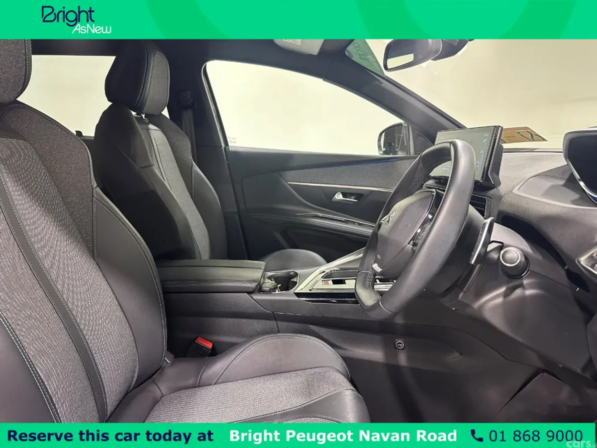 Peugeot 5008 MPV, Diesel, 2024, Grey