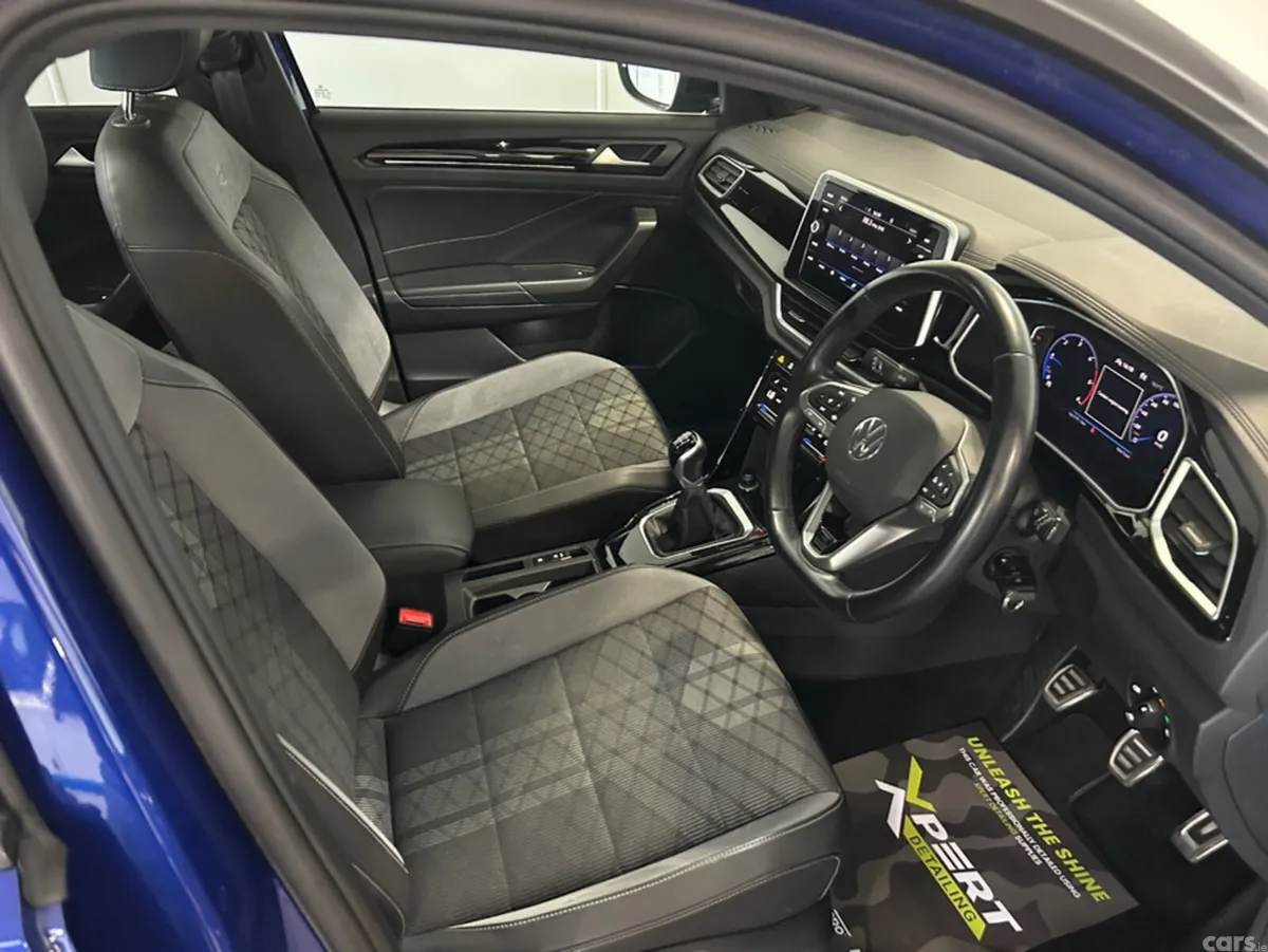 Volkswagen T-Roc SUV, Diesel, 2023, Blue