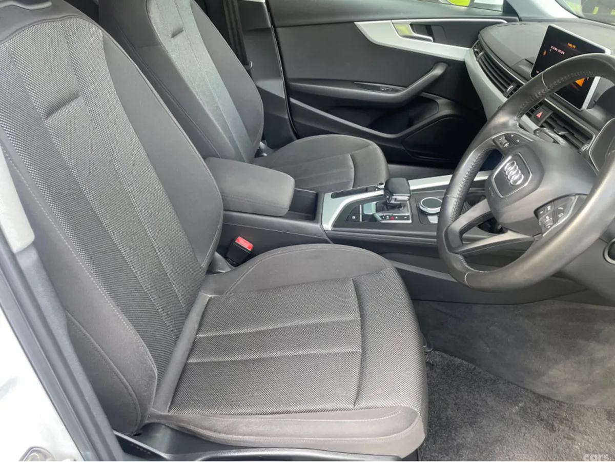 Audi A4 Estate, Petrol, 2017, White