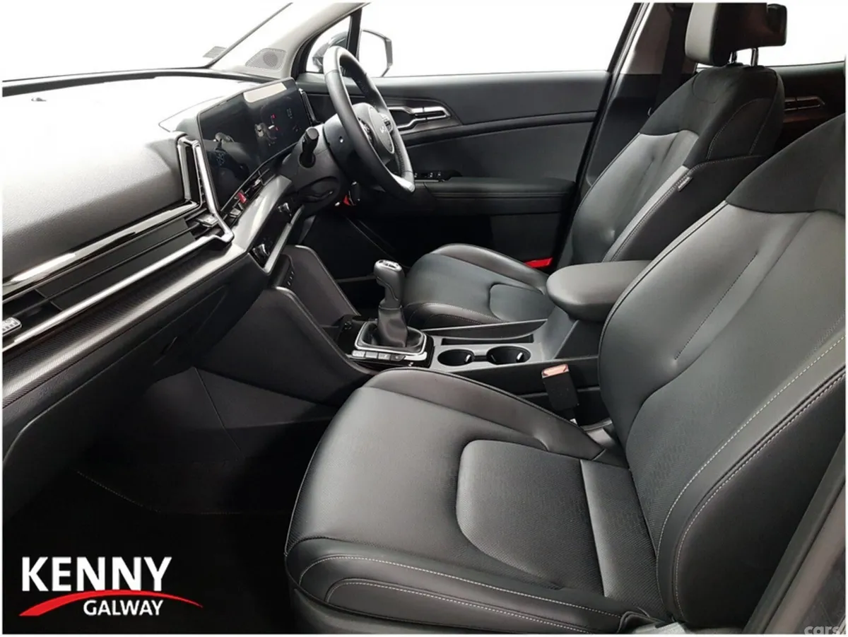 Kia Sportage MPV, Diesel, 2024, Grey