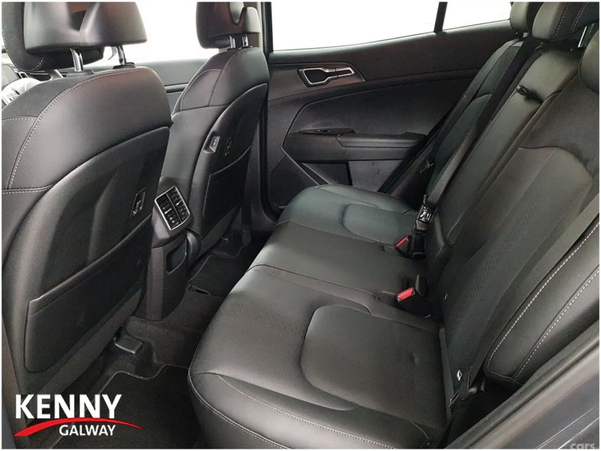 Kia Sportage MPV, Diesel, 2024, Grey