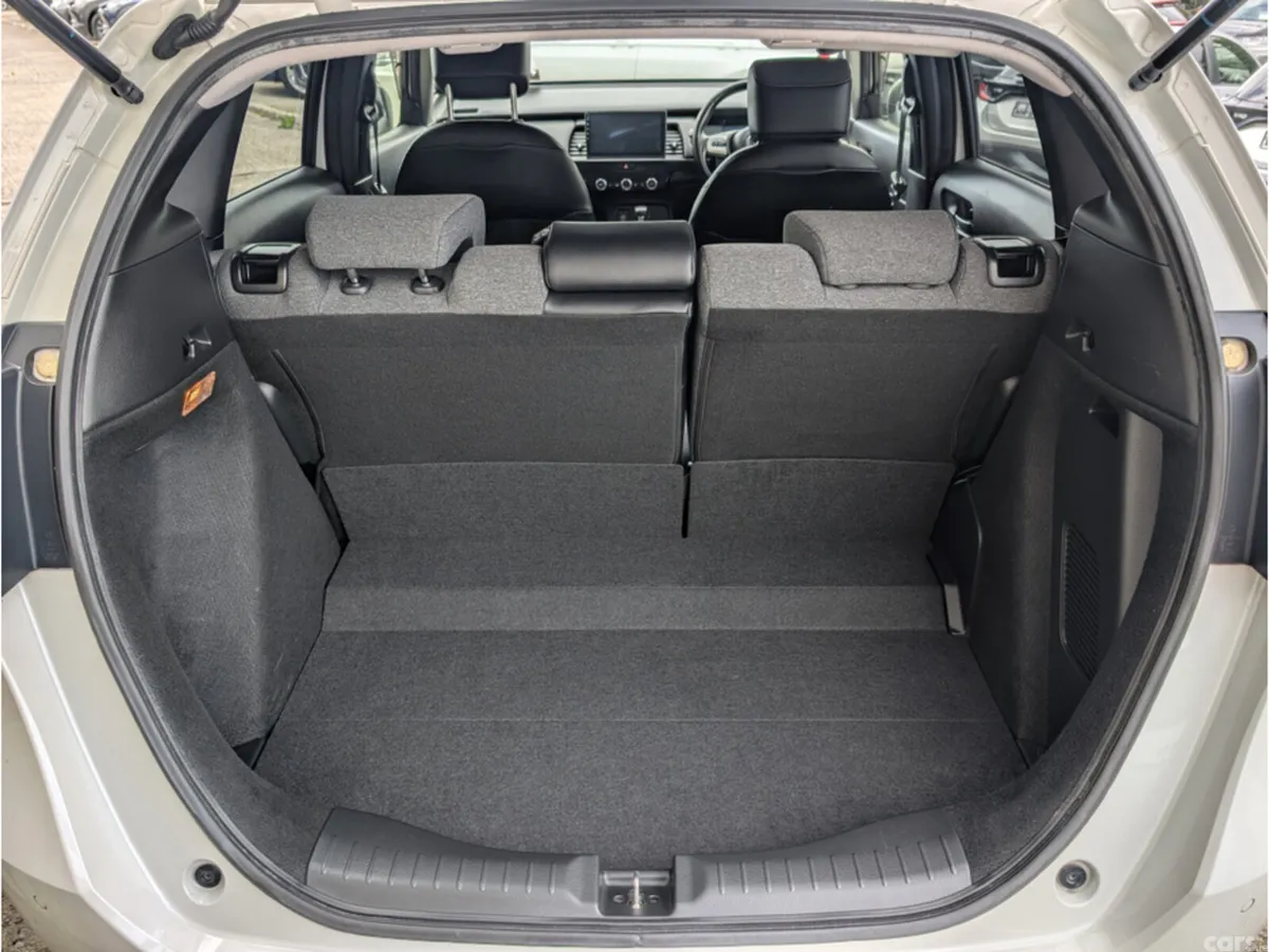 Honda Fit Hatchback, Petrol Hybrid, 2020, White