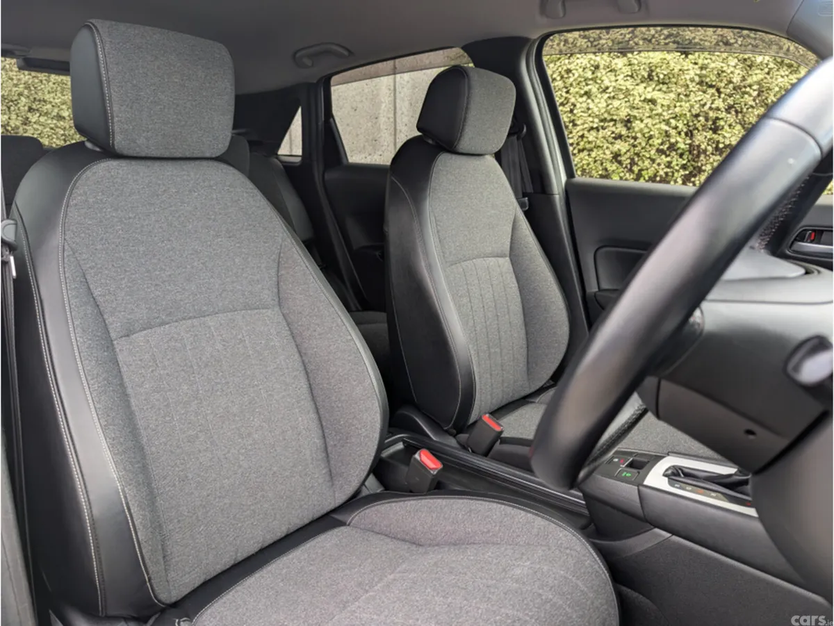 Honda Fit Hatchback, Petrol Hybrid, 2020, White