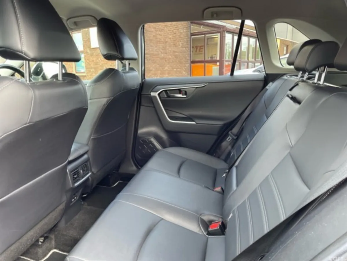 Toyota RAV4 SUV, Petrol Hybrid, 2024, Grey