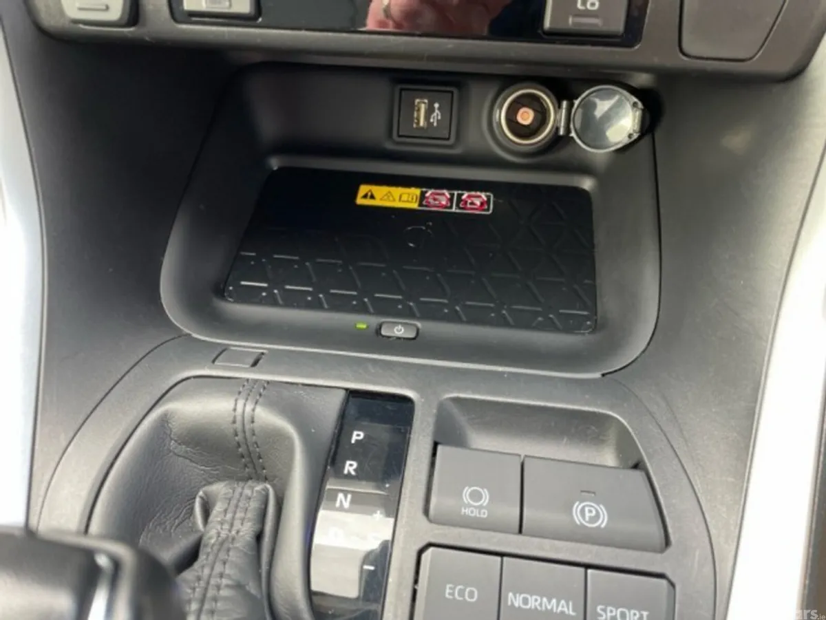 Toyota RAV4 SUV, Petrol Hybrid, 2024, Grey