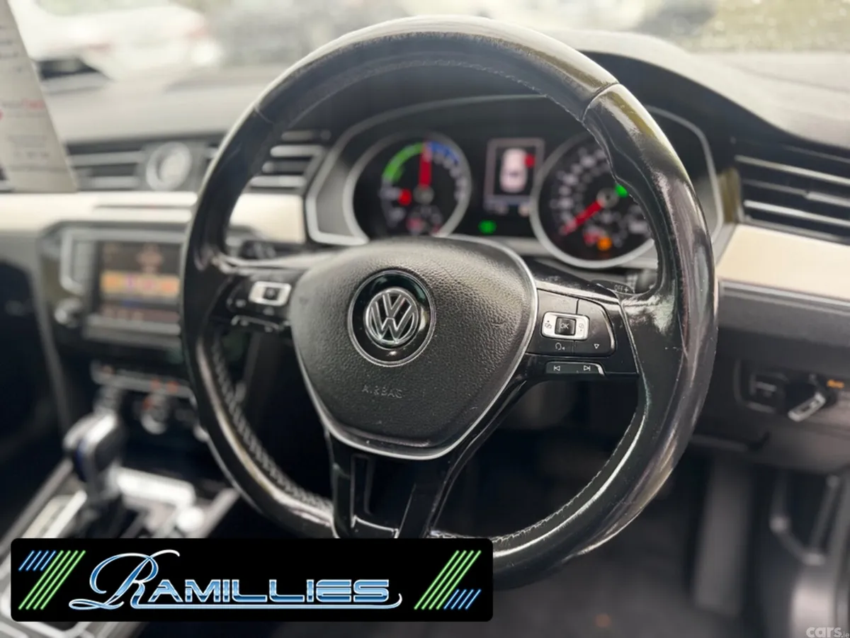 Volkswagen Passat Saloon, Petrol Plug-in Hybrid, 2017, Grey